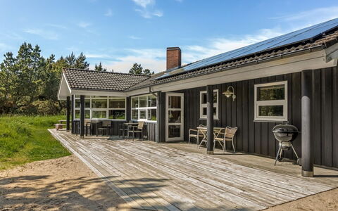 Winder - 1.3Km from the Sea: Hütte, Zuhause, Haus, Dach, Veranda, Estate, Abstellgleis, Gartenbauten, Bauernhaus, Garten