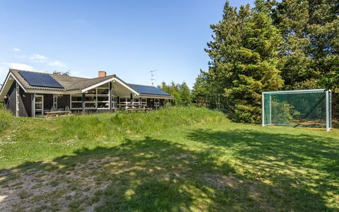 Winder - 1.3Km from the Sea: Hütte, Zuhause, Haus, Dach, Veranda, Estate, Abstellgleis, Gartenbauten, Bauernhaus, Garten