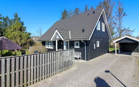 Othelia - 1.8Km from the Sea: Wohngebiet, Dach, Vorort, Auffahrt, Estate, Kamin