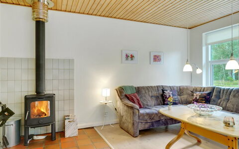Maksimilian - 1.5Km from the Sea: Flooring, Interior Design, Möbel, Holz, Fussboden, Decke, Feuerstelle, Beleuchtung, Zimmer, Wohnzimmer