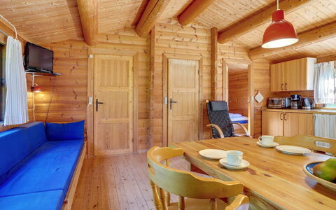Beatrix - 700M from the Sea: Holz, Zuhause, Veranda, Deck, Hartholz, Dach, Holzbeize, Holzboden, Eco Hotel