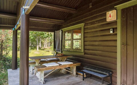 Beatrix - 700M from the Sea: Holz, Zuhause, Veranda, Deck, Hartholz, Dach, Holzbeize, Holzboden, Eco Hotel
