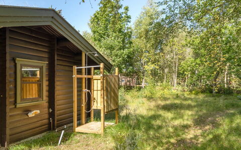 Beatrix - 700M from the Sea: Holz, Zuhause, Veranda, Deck, Hartholz, Dach, Holzbeize, Holzboden, Eco Hotel