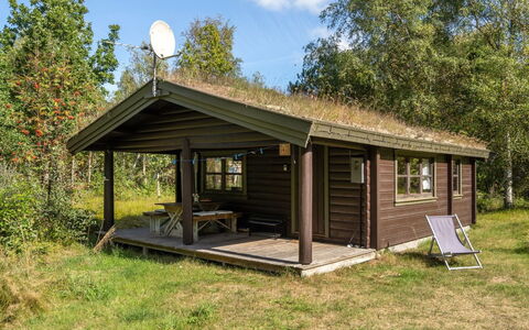 Beatrix - 700M from the Sea: Holz, Zuhause, Veranda, Deck, Hartholz, Dach, Holzbeize, Holzboden, Eco Hotel