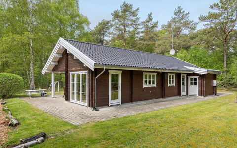 Rosamunde - 1.3Km from the Sea: Dach, Haus, Zuhause, Hütte, Abstellgleis, Estate, Auffahrt, Gartenbauten, Garten, Schuppen
