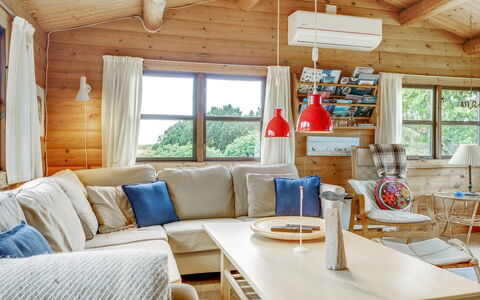 Gorjan - 300M from the Sea: Möbel, Interior Design, Couch, Holz, Decke, Flooring, Zimmer, Fussboden, Wohnzimmer, Zuhause