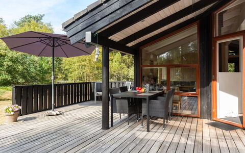 Bernarda - 400M from the Sea: Holz, Zuhause, Veranda, Deck, Hartholz, Dach, Holzbeize, Holzboden, Eco Hotel