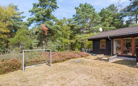 Bernarda - 400M from the Sea: Holz, Zuhause, Veranda, Deck, Hartholz, Dach, Holzbeize, Holzboden, Eco Hotel