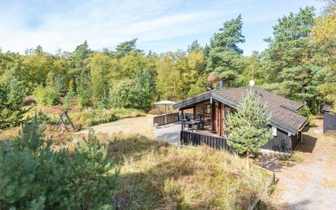 Bernarda - 400M from the Sea: Holz, Zuhause, Veranda, Deck, Hartholz, Dach, Holzbeize, Holzboden, Eco Hotel