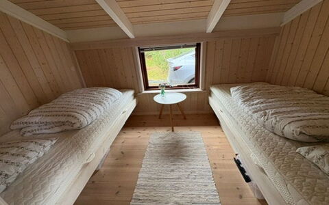 Bernarda - 400M from the Sea: Schlafzimmer, Holz, Bett, Fussboden, Flooring, Interior Design, Bettdecke, Bedding, Möbel, Bettrahmen