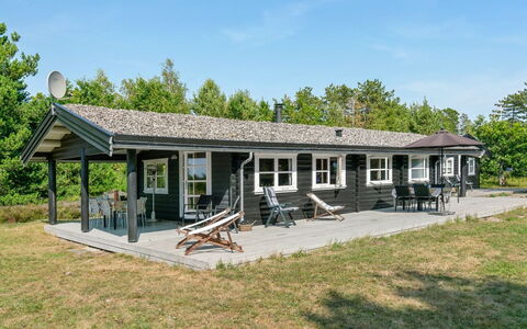 Wimar - 200M from the Sea: Holz, Zuhause, Veranda, Deck, Hartholz, Dach, Holzbeize, Holzboden, Eco Hotel