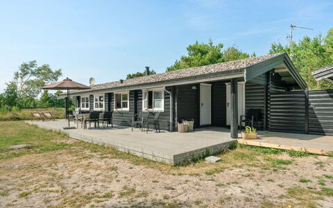 Wimar - 200M from the Sea: Holz, Zuhause, Veranda, Deck, Hartholz, Dach, Holzbeize, Holzboden, Eco Hotel