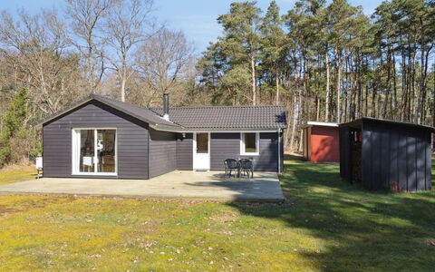 Apoline - 5Km from the Sea: Dach, Haus, Zuhause, Hütte, Abstellgleis, Estate, Auffahrt, Gartenbauten, Garten, Schuppen