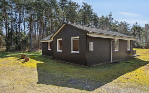 Apoline - 5Km from the Sea: Dach, Haus, Zuhause, Hütte, Abstellgleis, Estate, Auffahrt, Gartenbauten, Garten, Schuppen