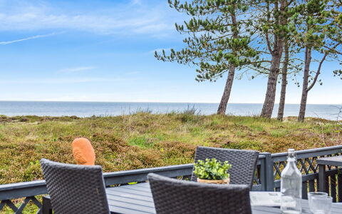 Djuna - 200M from the Sea: Möbel, Gartenmöbel, Stuhl, Tabelle, Tisch Im Freien, Meer, Ozean, Küste, Schatten, Deck