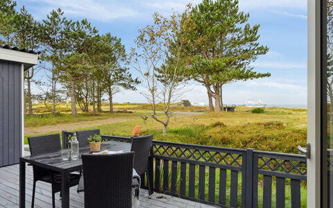 Djuna - 200M from the Sea: Holz, Dach, Haus, Hütte, Tür, Zuhause, Abstellgleis, Grundstueck, Gartenbauten, Schuppen