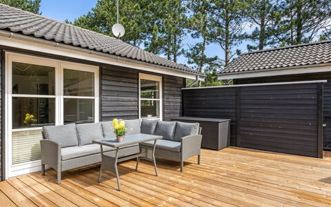 Filimena - 350M from the Sea: Holz, Zuhause, Veranda, Deck, Hartholz, Dach, Holzbeize, Holzboden, Eco Hotel