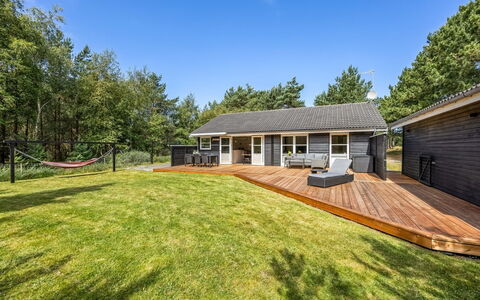 Filimena - 350M from the Sea: Holz, Zuhause, Veranda, Deck, Hartholz, Dach, Holzbeize, Holzboden, Eco Hotel