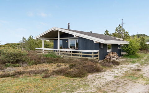Arun - 150M from the Sea: Schwimmbad, Gartenmöbel, Möbel, Resort, Flagstone, Eco Hotel, Schatten, Stuhl, Freizeit, Estate