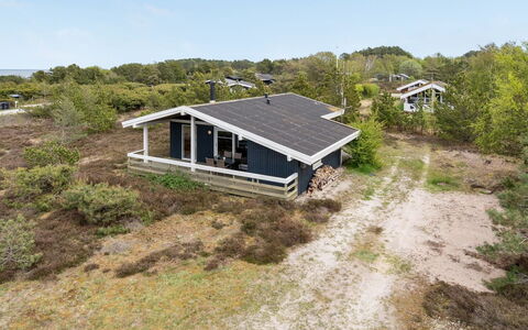 Arun - 150M from the Sea: Schwimmbad, Gartenmöbel, Möbel, Resort, Flagstone, Eco Hotel, Schatten, Stuhl, Freizeit, Estate