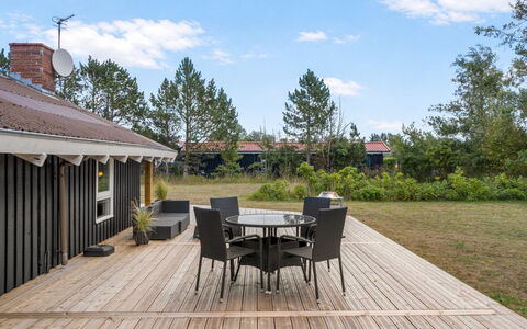 Eliana - 350M from the Sea: Holz, Holzboden, Hartholz, Dach, Zuhause, Veranda, Grundstueck, Deck, Planke, Holzbeize