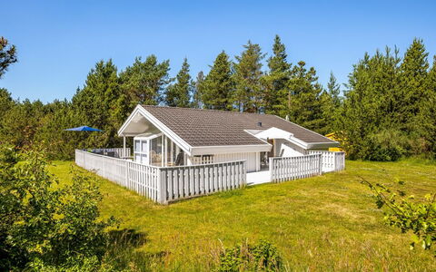 Imka - 900M from the Sea: Holz, Dach, Die Architektur, Zuhause, Haus, Hütte, Abstellgleis, Hartholz, Steigung, Estate