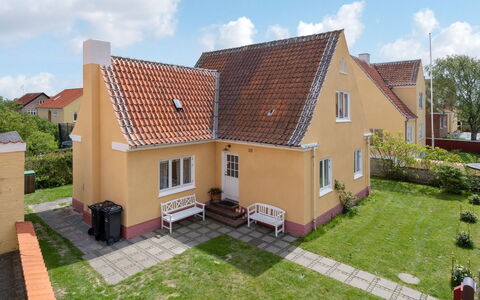 Ater - 800M from the Sea: Wand, Haus, Dach, Wohngebiet, Zuhause, Fassade, Die Architektur, Hütte, Grundstueck, Menschliche Siedlung