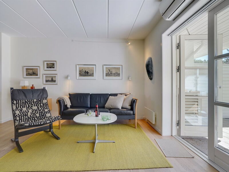 Shana - 800M from the Sea