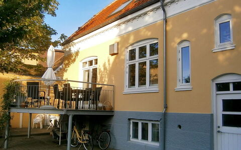 Harro - 150M from the Sea: Holz, Möbel, Veranda, Stuhl, Tür, Gartenmöbel, Schatten, Schiebefenster, Tisch Im Freien, Garten