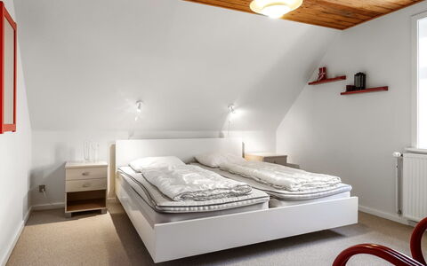 Minte - 450M from the Sea: Decke, Flooring, Interior Design, Fussboden, Verbundwerkstoff, Möbel, Resort, Hotel, Design, Daylighting