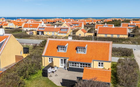 Hialmar - 400M from the Sea: Die Architektur, Dach, Zuhause, Verbundwerkstoff, Daylighting, Abstellgleis, Auffahrt