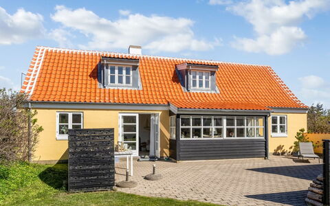 Hialmar - 400M from the Sea: Die Architektur, Dach, Zuhause, Verbundwerkstoff, Daylighting, Abstellgleis, Auffahrt