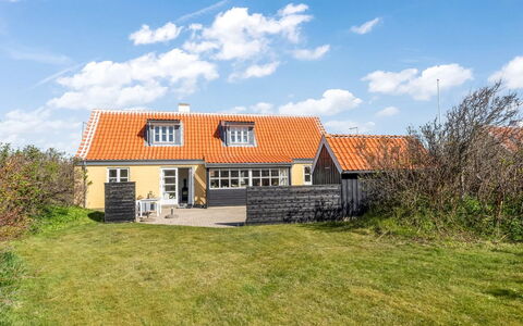 Hialmar - 400M from the Sea: Die Architektur, Dach, Zuhause, Verbundwerkstoff, Daylighting, Abstellgleis, Auffahrt
