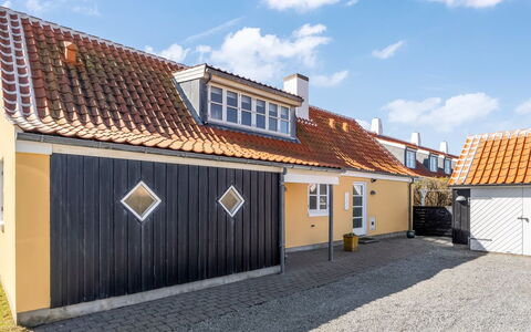 Hialmar - 400M from the Sea: Die Architektur, Dach, Zuhause, Verbundwerkstoff, Daylighting, Abstellgleis, Auffahrt