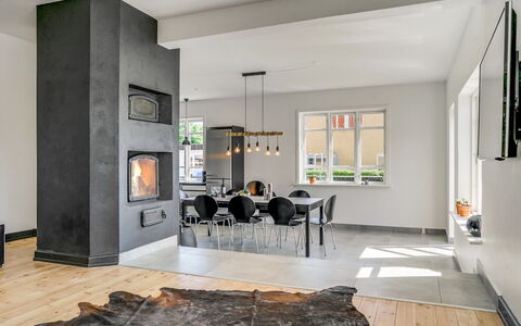 Sölve - 900M from the Sea: Flooring, Interior Design, Fussboden, Feuerstelle, Möbel, Decke, Zimmer, Wohnzimmer, Holzofen