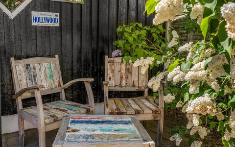 Viivi - 900M from the Sea: Möbel, Holz, Stuhl, Gartenmöbel, Tisch Im Freien, Garten, Hinterhof, Holzbeize, Hartholz, Garten