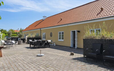 Viivi - 900M from the Sea