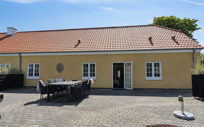 Viivi - 900M from the Sea