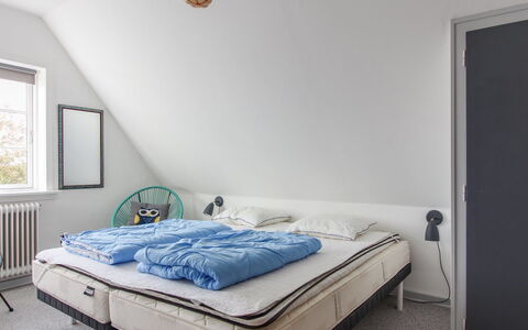 Borka - 150M from the Sea: Schlafzimmer, Möbel, Textil, Bett, Linens, Interior Design, Bedding, Bettdecke, Bettrahmen, Zimmer