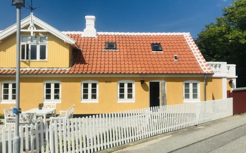 Juhana - 150M from the Sea: Holz, Dach, Die Architektur, Zuhause, Haus, Hütte, Abstellgleis, Hartholz, Steigung, Estate