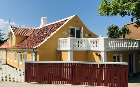 Juhana - 150M from the Sea: Holz, Dach, Die Architektur, Zuhause, Haus, Hütte, Abstellgleis, Hartholz, Steigung, Estate