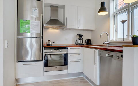 Naina - 200M from the Sea: Küche, Küchengerät, Countertop, Flooring, Cabinetry, Major Appliance, Interior Design, Möbel, Haushaltsgerät, Holz