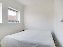 roze - 1.5km From The Sea