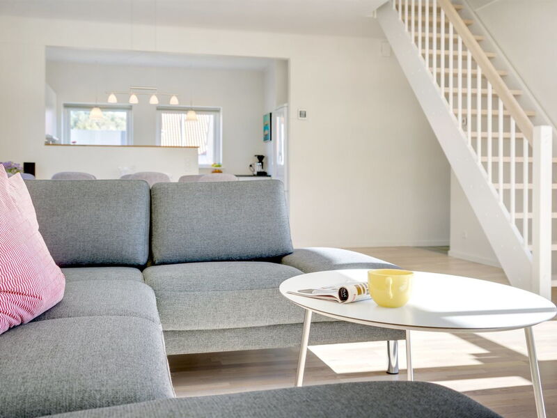 roze - 1.5km From The Sea