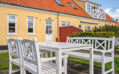 Annbritt - 500M from the Sea: Flooring, Fussboden, Decke, Interior Design, Countertop, Küche, Cabinetry, Zimmer, Major Appliance, Light Fixture