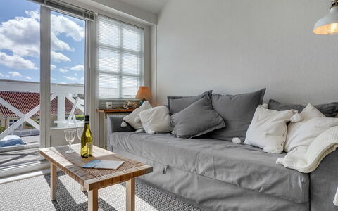 Annbritt - 500M from the Sea: Flooring, Fussboden, Decke, Interior Design, Countertop, Küche, Cabinetry, Zimmer, Major Appliance, Light Fixture