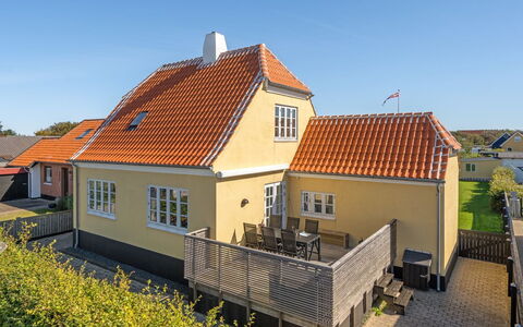 Kätlin - 1.1Km from the Sea: Gras, Haus, Dach, Zuhause, Hütte, Strauch, Grundstueck, Ländliches Gebiet, Bauernhaus, Ground