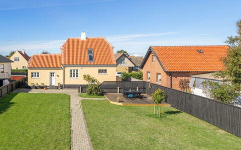 Kätlin - 1.1Km from the Sea: Gras, Haus, Dach, Zuhause, Hütte, Strauch, Grundstueck, Ländliches Gebiet, Bauernhaus, Ground