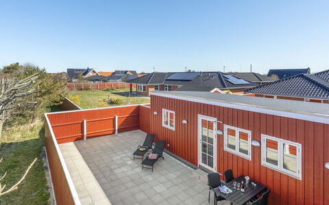 Arlene - 800M from the Sea: Dach, Die Architektur, Zuhause, Estate, Schatten, Holzbeize, Hartholz, Auffahrt, Daylighting, Planke