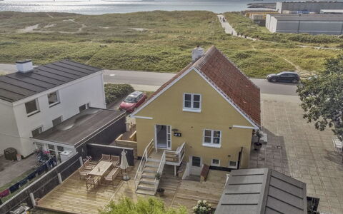 Elka - 100M from the Sea: Wohnung, Schatten, Balkon, Stuhl, Zaun, Gartenmöbel, Aluminium, Kunstrasen